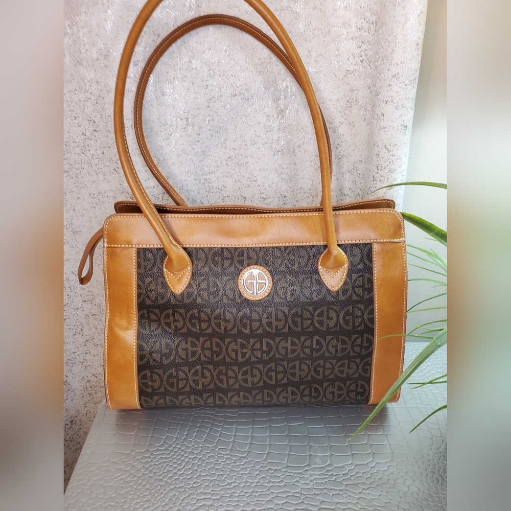 Giani Bernini Signature Browm Faux Leather Large Shoulder bag - Picture 3 of 11